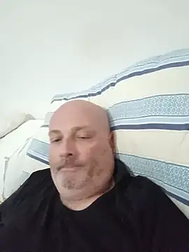 Alexis Bull online show from May 22, 2:11 pm