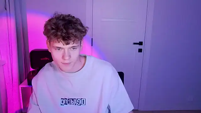 DanyDavis online show from March 30, 7:48 pm