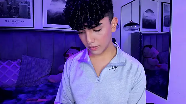 Snapshot of Niick_Twink chatting on October 21, 8:01 pm Niick Twink online show from October 21, 8:01 pm