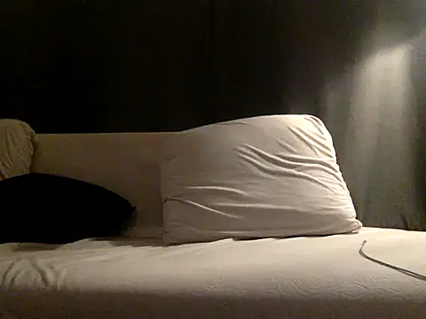 who am i x404 online show from January 17, 8:33 pm