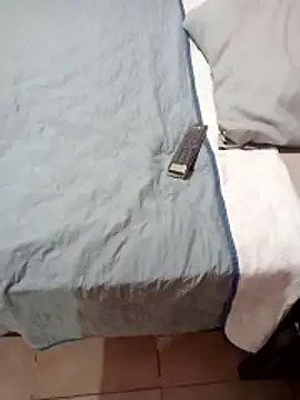 luuiss12 online show from January 11, 10:24 pm