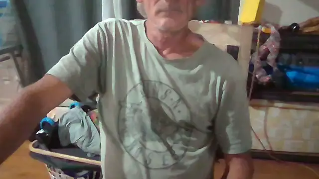 Lovyourpuss online show from February 23, 10:00 pm