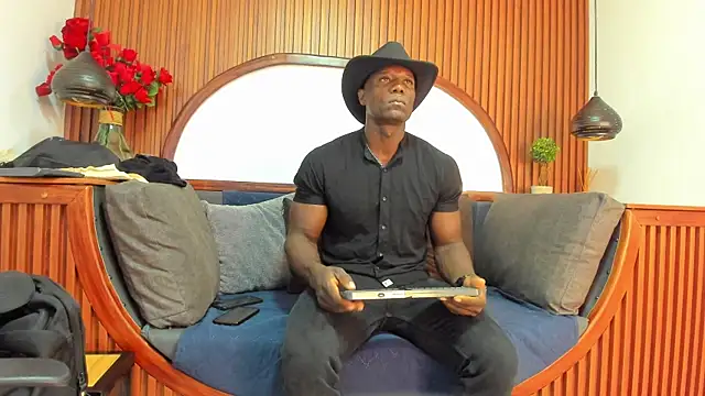 MarcusBlack  online show from October 22, 11:47 am