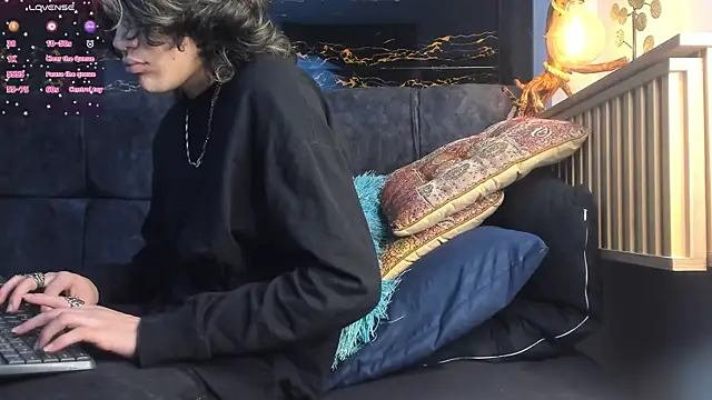 Diamond twink online show from November 27, 4:27 am