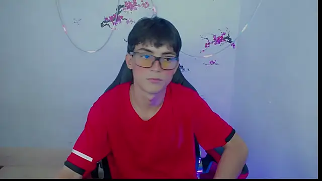 Thommy cute online show from November 19, 1:27 am