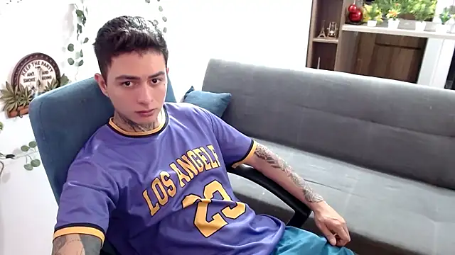 santii ss online show from April 8, 2:37 pm