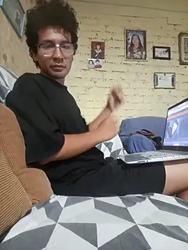 LecheDeSoya666 online show from April 16, 4:45 am