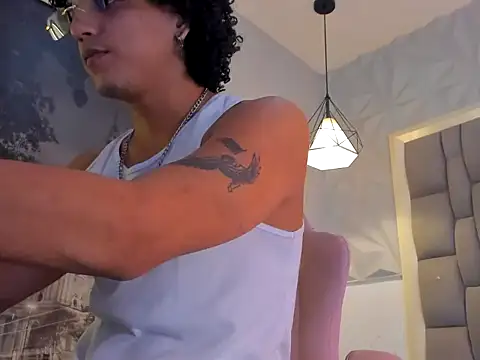 Xfire boy69 online show from October 11, 4:44 pm