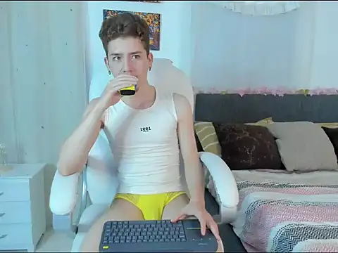 ThiagooJames online show from November 24, 2:23 am