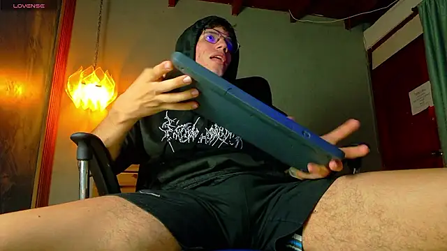 david huge online show from April 1, 2:46 am