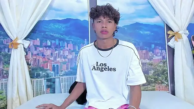 MilthonDelis online show from November 11, 3:00 am