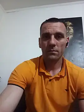 Fabrizzio18  online show from April 13, 8:09 pm