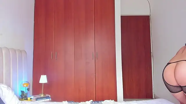 Dark beauty2 online show from October 3, 6:13 pm