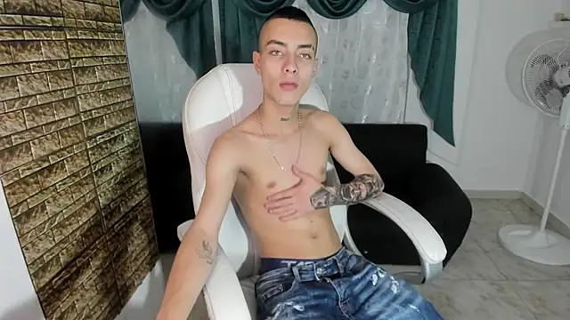 Dereck Boy8 online show from January 17, 4:37 am