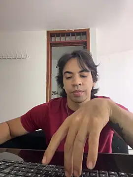 The amazing Tyler online show from June 4, 3:34 am