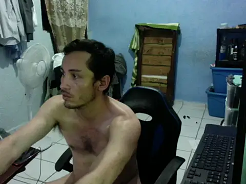 hornymkguyfun online show from May 4, 6:48 am