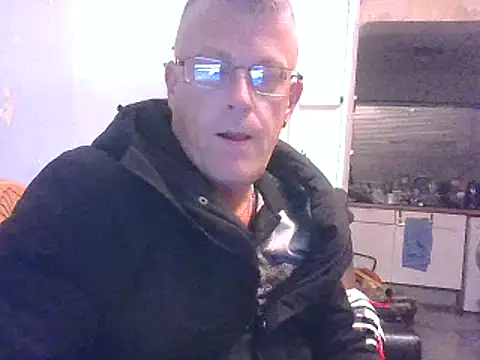 Snapshot of hefin18 chatting on February 13, 7:10 pm hefin18 online show from February 13, 7:10 pm