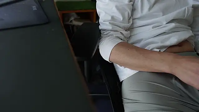 riku velvet online show from April 8, 12:55 am