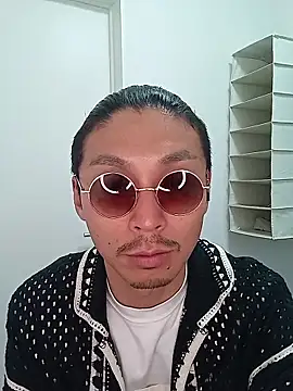 specialz0831 online show from April 18, 8:49 am