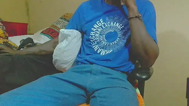 EYEzIAM online show from April 19, 4:01 am