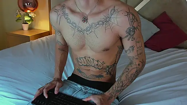 Enzo Hunter online show from May 18, 2:19 am