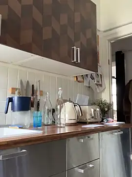 Snapshot of SexyLeon8 chatting on December 18, 10:51 am SexyLeon8 online show from December 18, 10:51 am