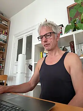 Snapshot of SexyLeon8 chatting on September 15, 9:21 am SexyLeon8 online show from September 15, 9:21 am