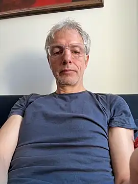 SexyLeon8 online show from April 11, 7:04 am