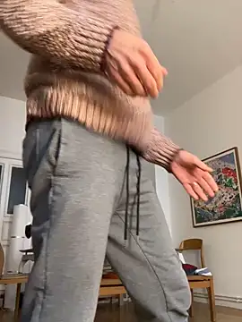 Snapshot of SexyLeon8 chatting on January 23, 1:02 pm SexyLeon8 online show from January 23, 1:02 pm