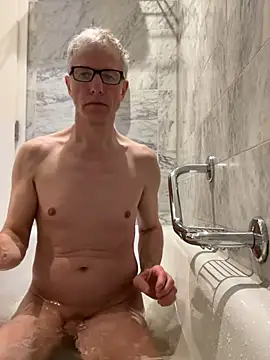 Snapshot of SexyLeon8 chatting on February 13, 10:54 pm SexyLeon8 online show from February 13, 10:54 pm