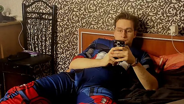 romiosabrino online show from January 17, 4:43 pm