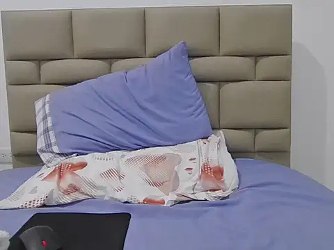 skinnylatino51 online show from November 9, 12:25 am