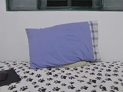 skinnylatino51 online show from October 31, 2:57 am