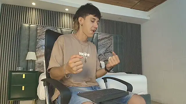 Michael blue online show from January 8, 1:16 pm