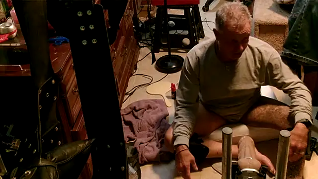 Snapshot of 6mickey9 chatting on October 17, 2:15 am 6mickey9 online show from October 17, 2:15 am