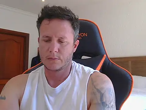 TroyDieselXXX online show from September 19, 10:59 am