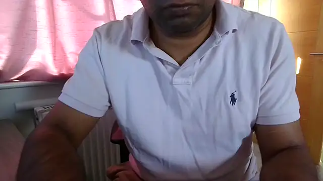 rogamuffin online show from July 29, 9:52 am