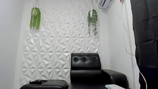 Darkknightx01 online show from December 5, 3:35 am