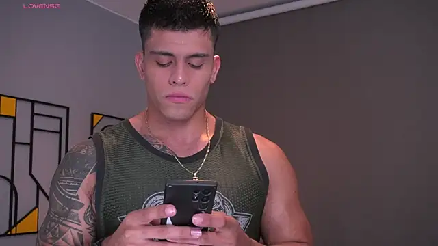 tyler muscle1 online show from January 9, 2:50 am