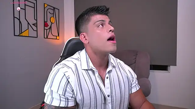 tyler muscle1 online show from March 14, 1:23 am