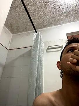 Michaell Spinelly online show from November 24, 8:10 pm