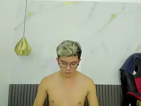 AndyFame1 online show from March 3, 6:15 pm