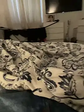 francy242 online show from February 26, 7:32 am