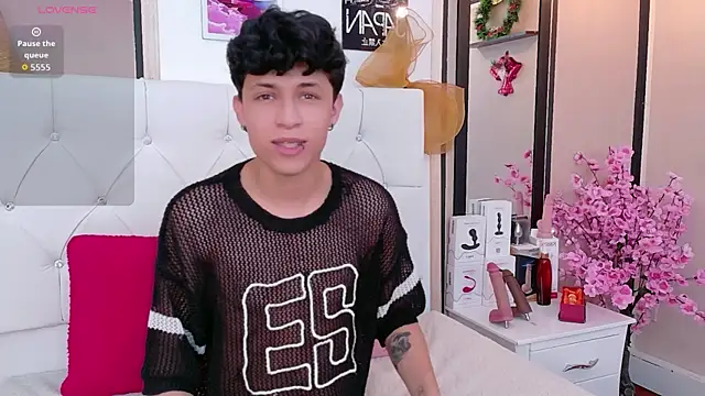 Axel  Evans online show from January 9, 5:40 pm