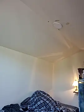 uratre online show from April 27, 2:57 pm