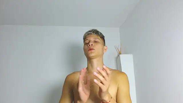 Twinkcock22 online show from June 9, 2:35 am