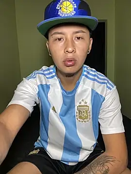 Snapshot of Archie-Davis chatting on October 1, 11:36 am Archie-Davis online show from October 1, 11:36 am