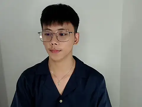 ynotyu online show from December 22, 11:02 pm