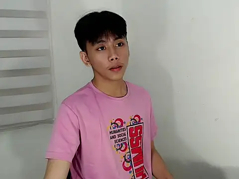 Snapshot of ynotyu chatting on October 8, 9:08 pm ynotyu online show from October 8, 9:08 pm