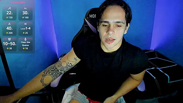 Snapshot of Maximiliano_scoott__ chatting on September 10, 8:07 pm Maximiliano scoott   online show from September 10, 8:07 pm